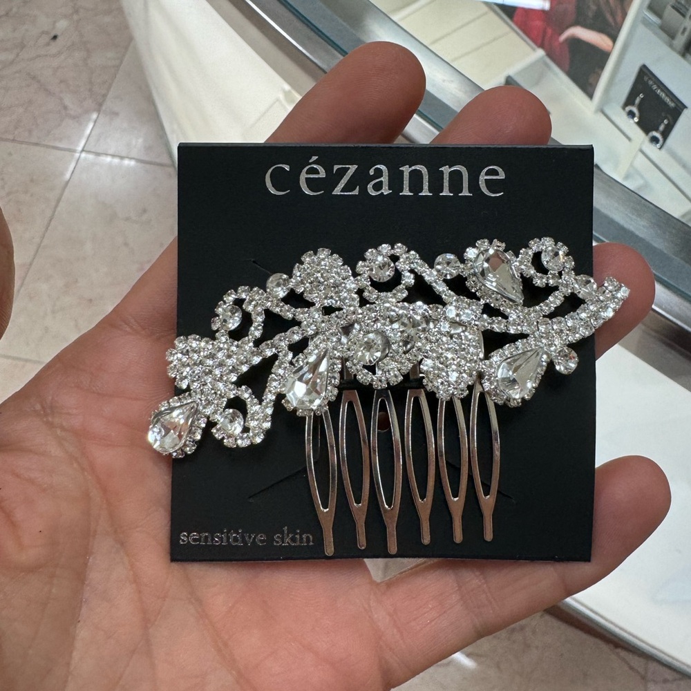 Cezanne hair comb accessory
